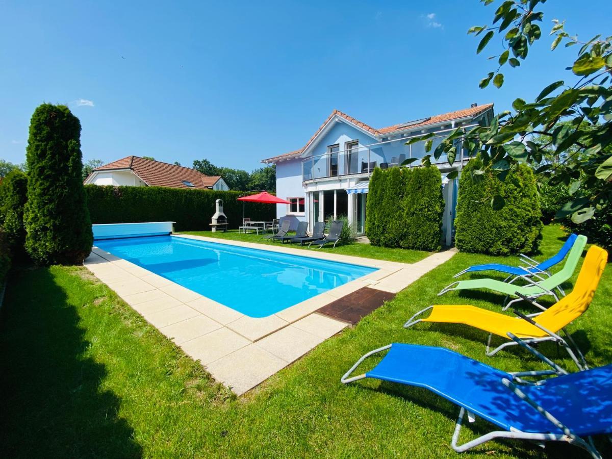 Villa With Pool - Leon'S Holiday Homes Dottikon Экстерьер фото