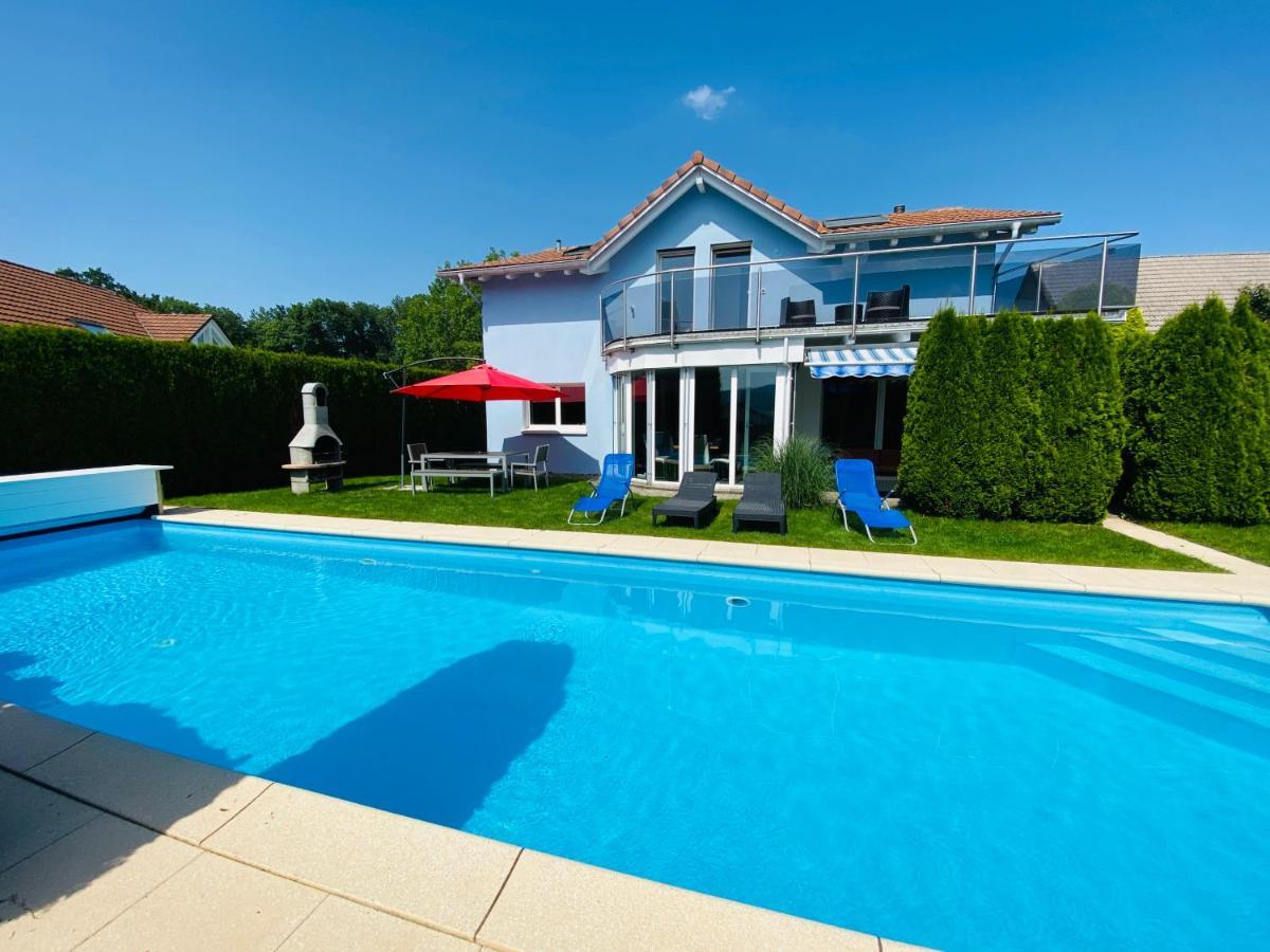 Villa With Pool - Leon'S Holiday Homes Dottikon Экстерьер фото